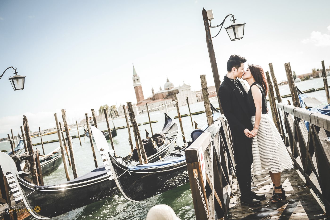 A romantic kiss in the beautiful Venice.