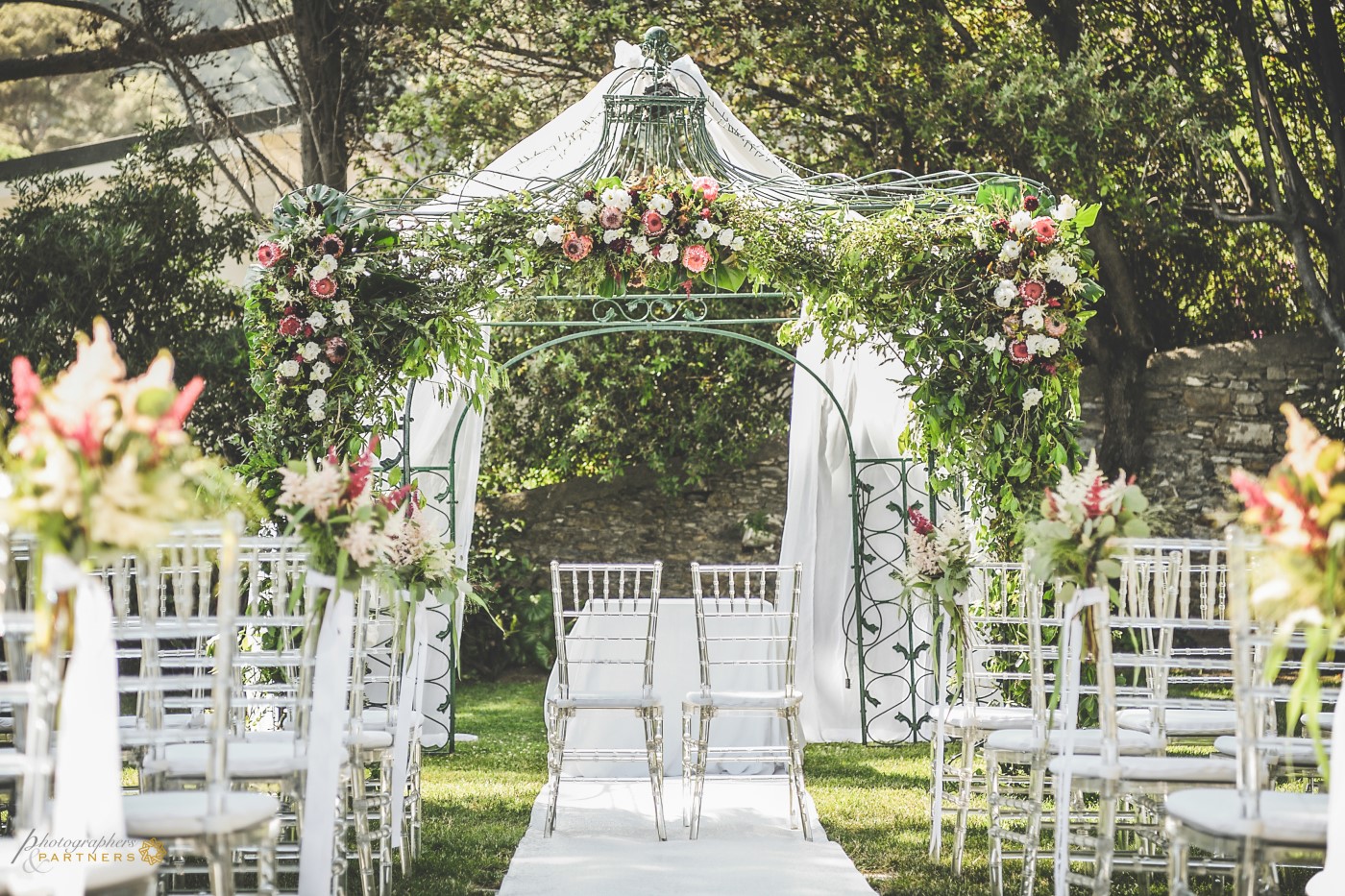 The decorations of the gazebo for the wedding.