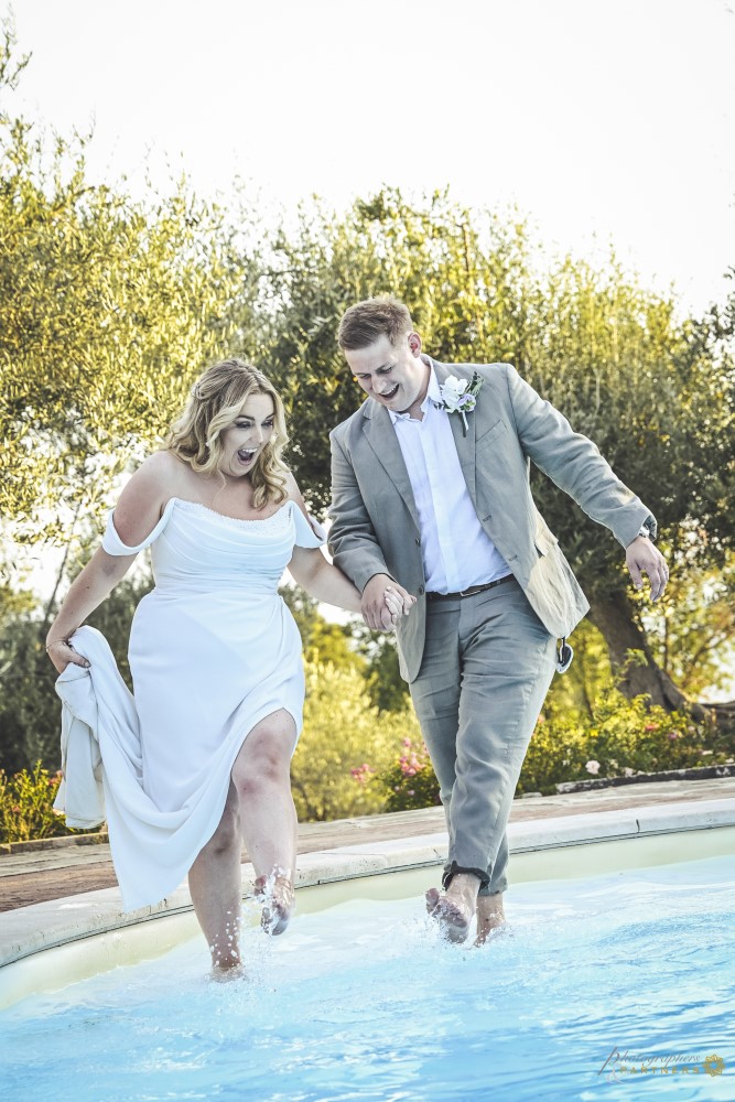 Enjoying with the feet in the water