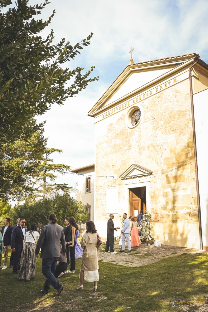 Arrival of guests at the church