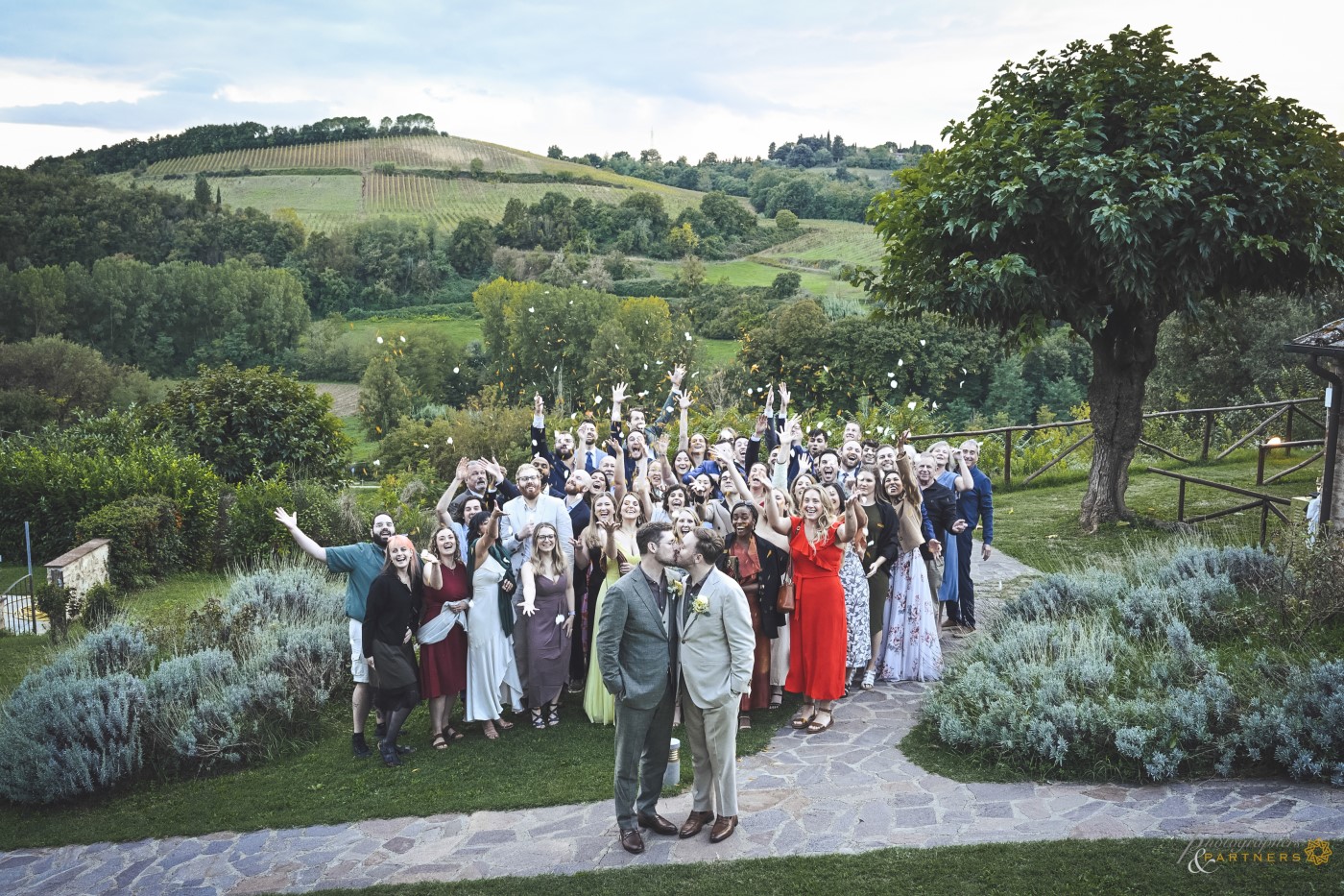 Big group photo and confetti 